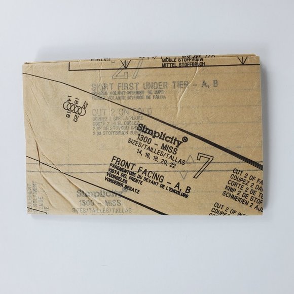 Simplicity K Rescent Costumes Misses' Dress, 14-22 - Picture 8 of 8